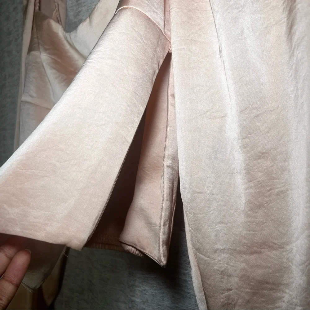 Wilfred Aritzia Satin Blush Women's Romantic  Smocked Blouse Size L - Picture 11 of 16